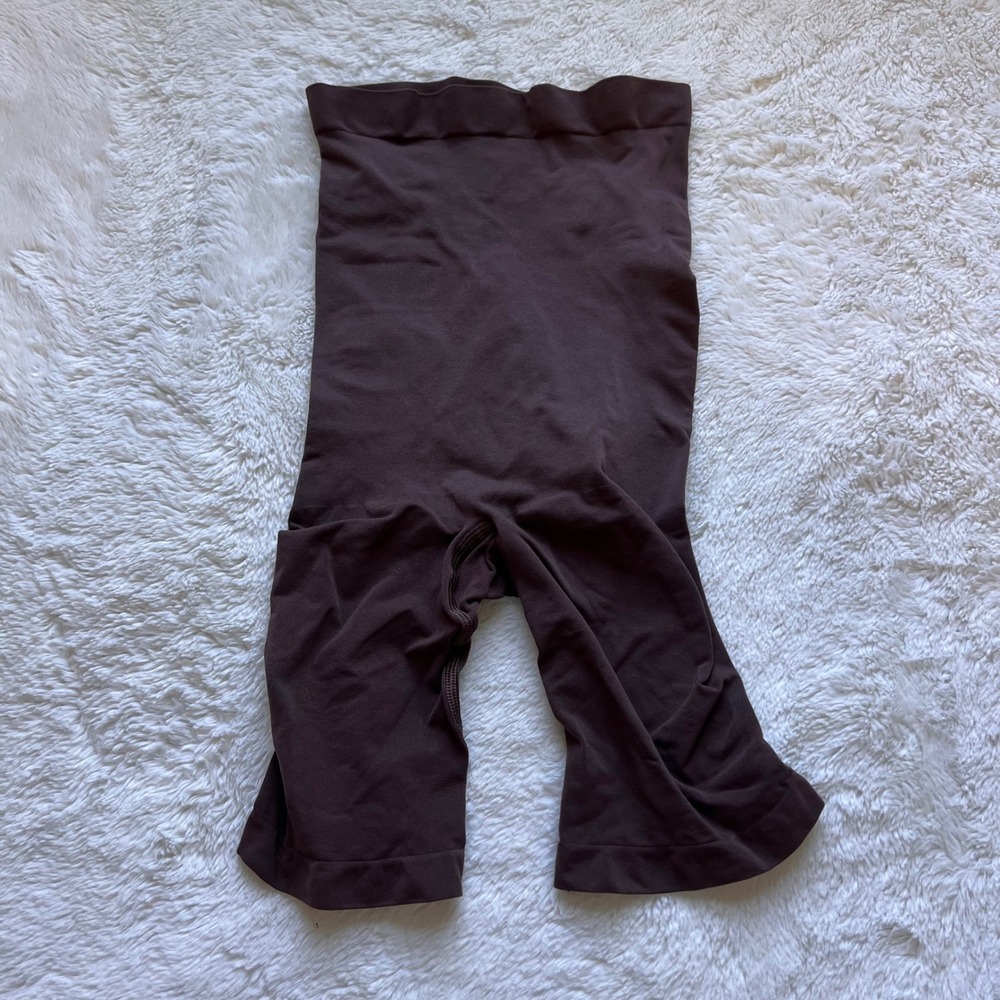 Skims Sculpting Short Above the Knee Brown High Waisted Shapewear Womens Large